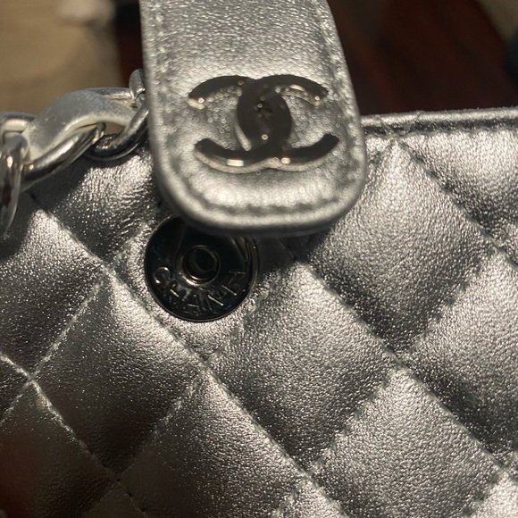 Chanel authentic o phone holder - Picture 8 of 9